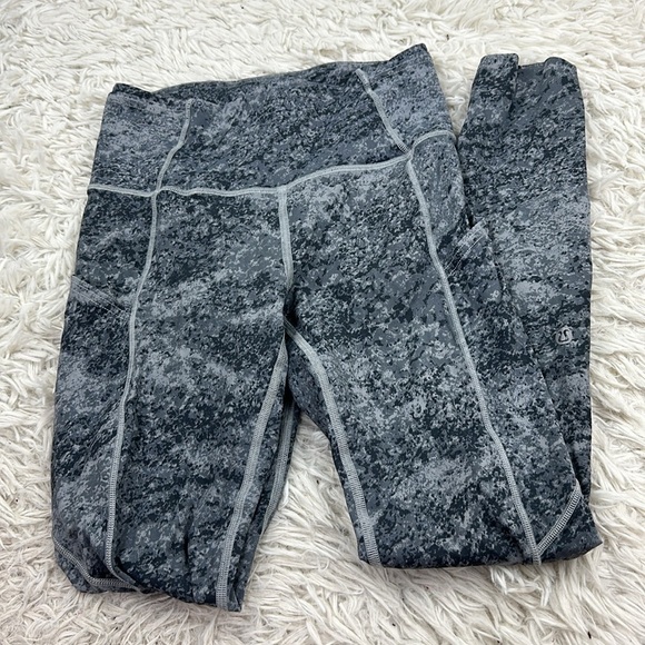 Lululemon Fast & Free Tight 7/8 II Nulux 25" Area Ice Grey - Picture 1 of 5